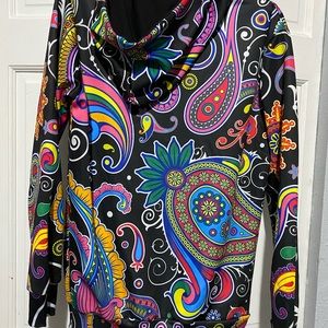 Retro design hoodie with front pocket